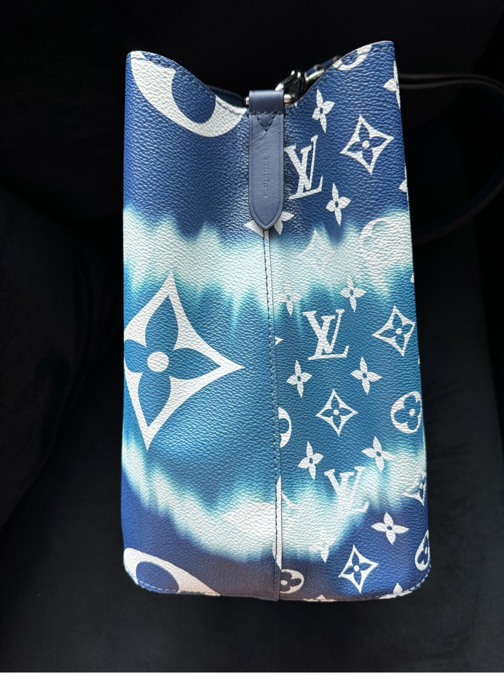 Louis Vuitton Blue Tie-Dye Monogram Bucket Bag - Picture 3 of 8
